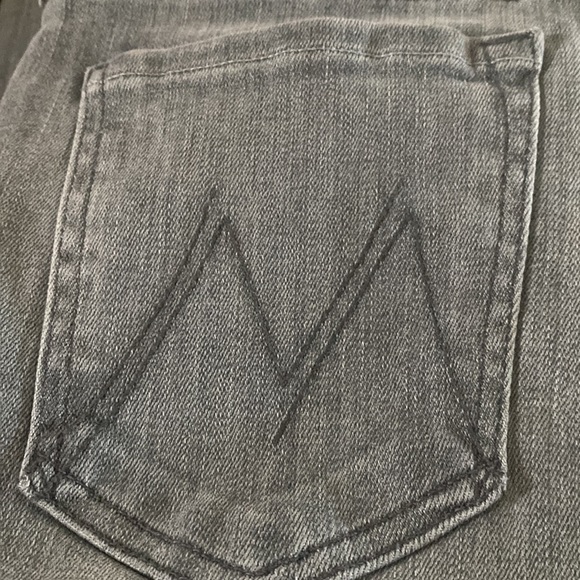 ❌SOLD❌ Mother The Looker Ankle Fray in All Nighter Gray🤍🖤🤍 - Picture 10 of 13
